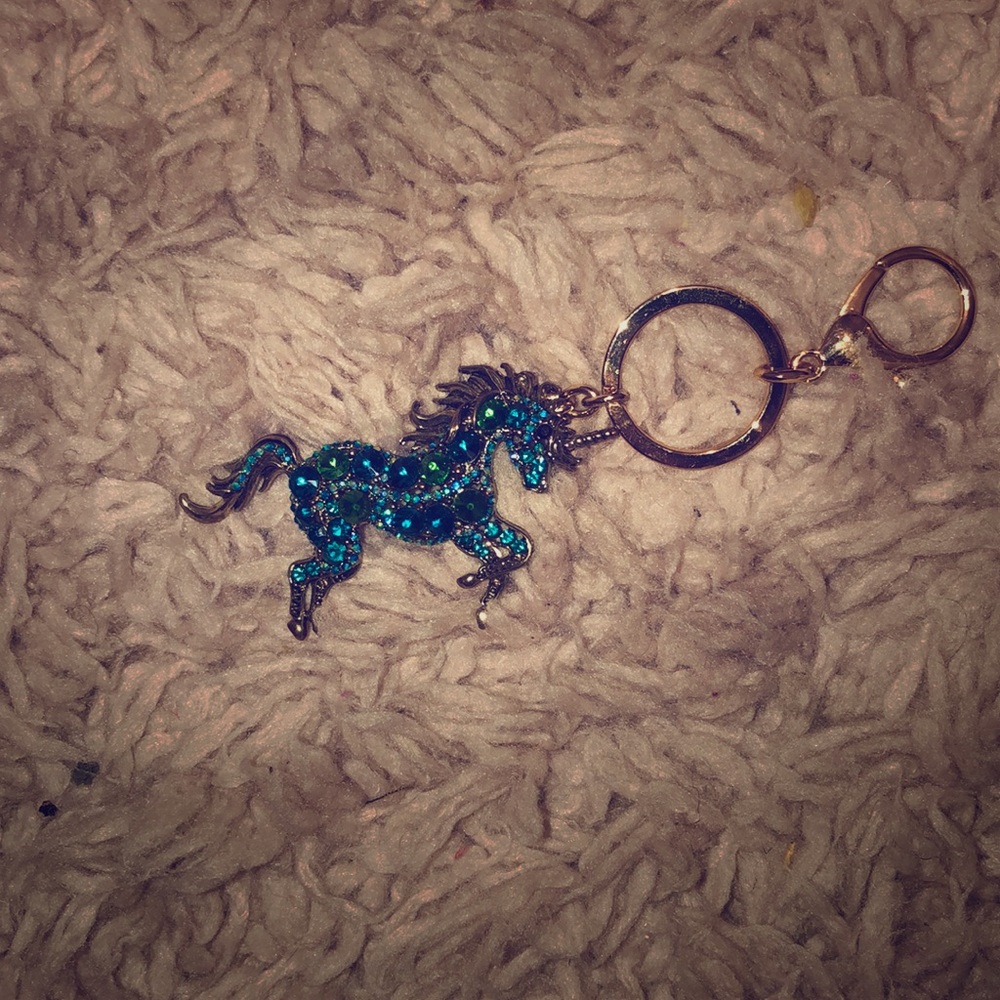 jewleled unicorn keychain/broach